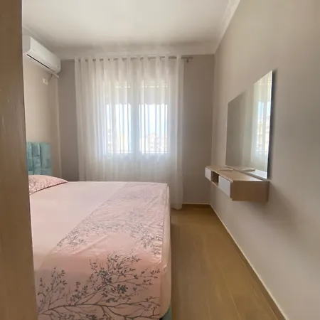 Alex Lungo Mare * Vlorë