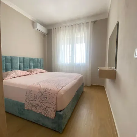 Alex Lungo Mare 公寓