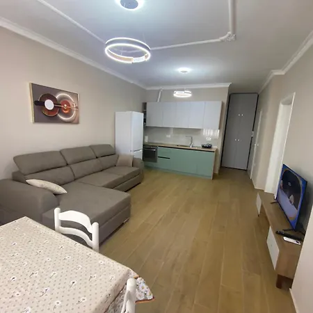 Alex Lungo Mare * Vlorë