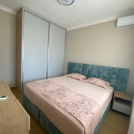 Alex Lungo Mare 公寓 *