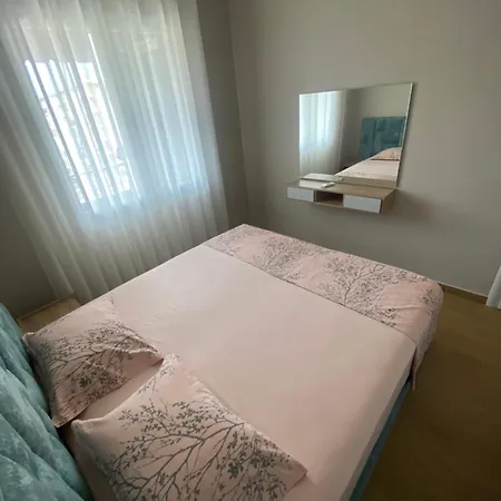 Alex Lungo Mare 아파트 *